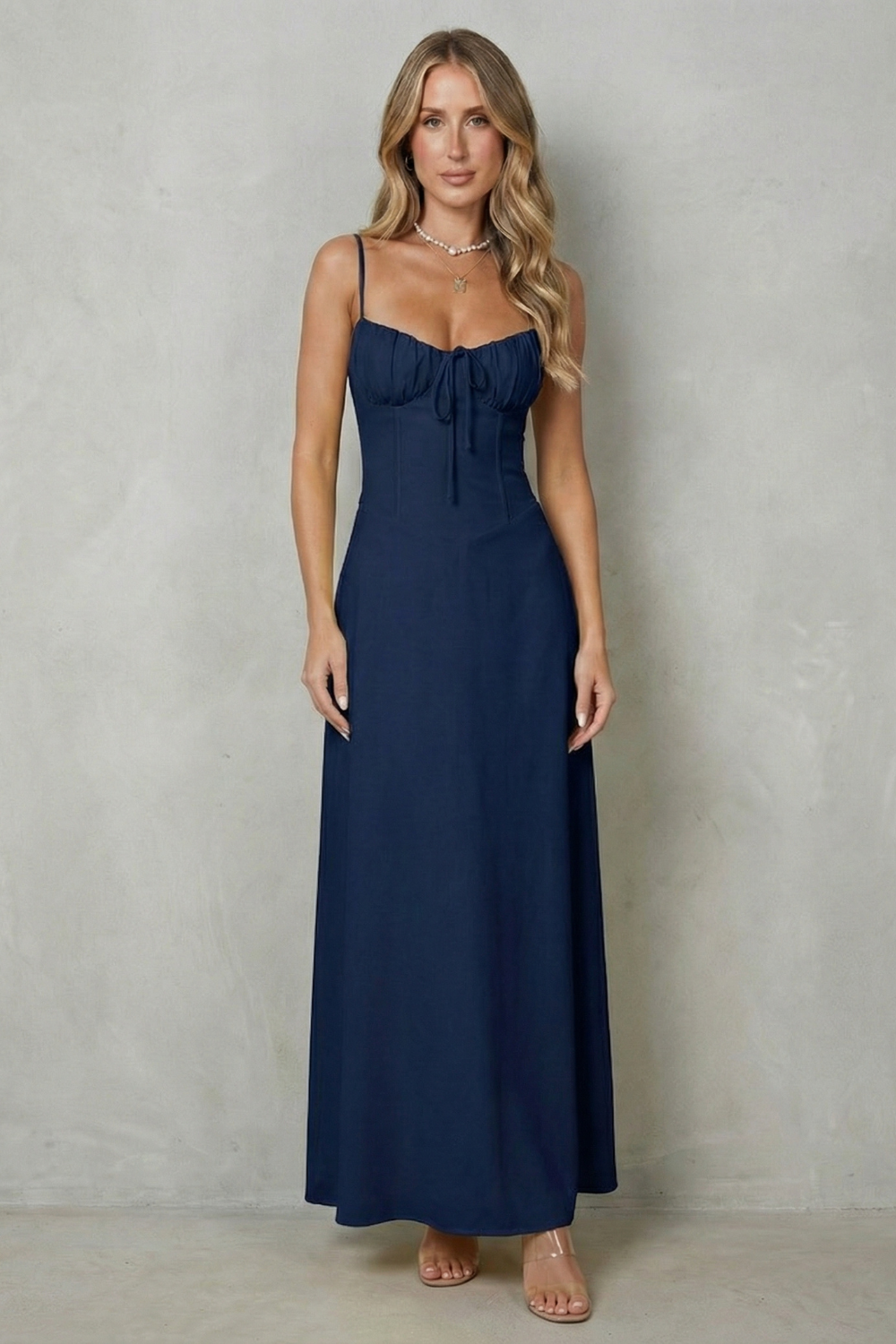 Selena – Soft corset charm – Sleeveless flowing maxi dress