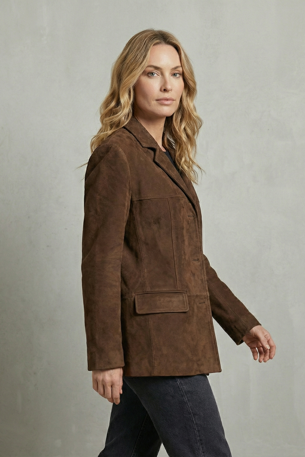 Lorenza – Structured shoulders – Suede blazer