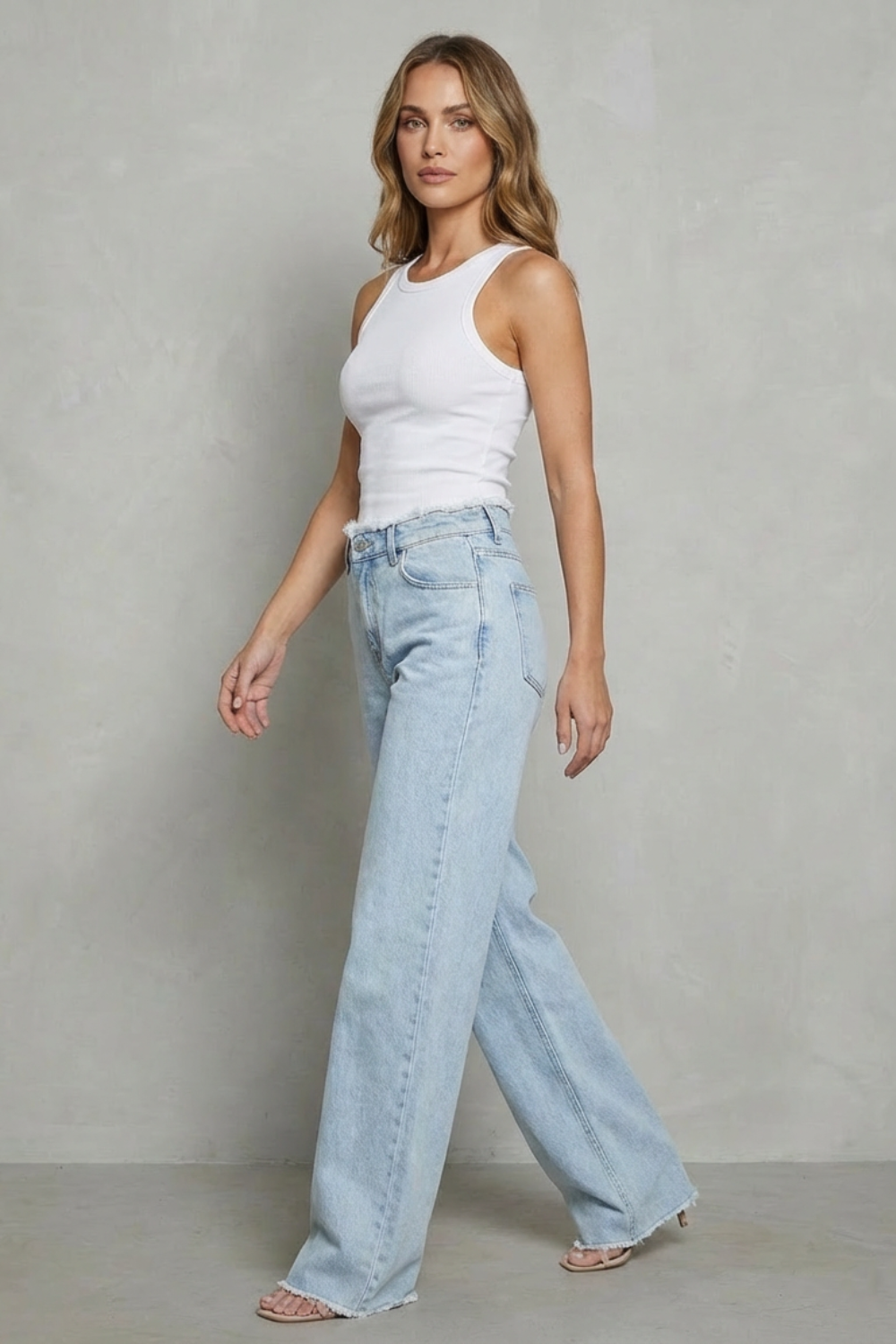 Rivazza – Raw hem detail – High-waist wide-leg jeans