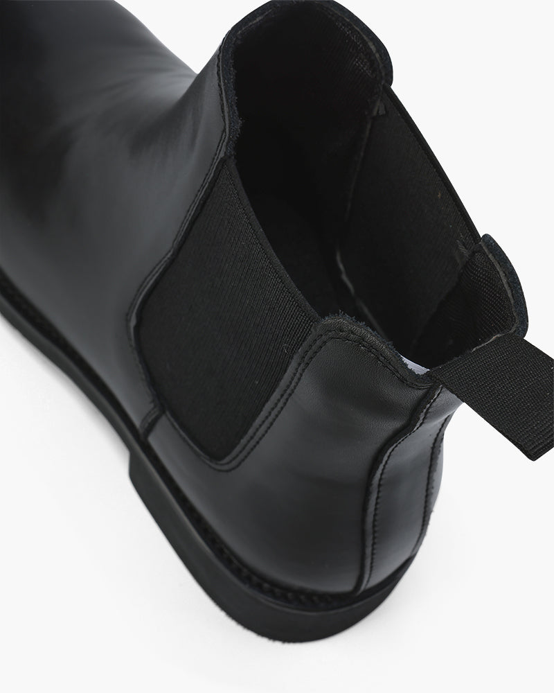 Classic Chelsea Boots with a Timeless Elegance