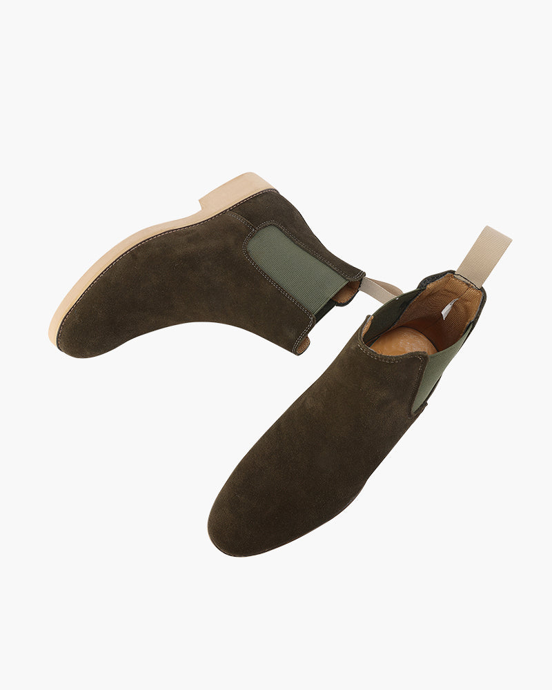 Classic Chelsea Boots with a Timeless Elegance